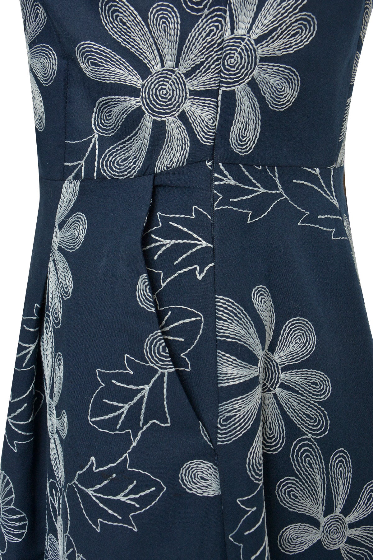 Sommerliche Eleganz: Dein blaues Midikleid mit weißem Blütenprint