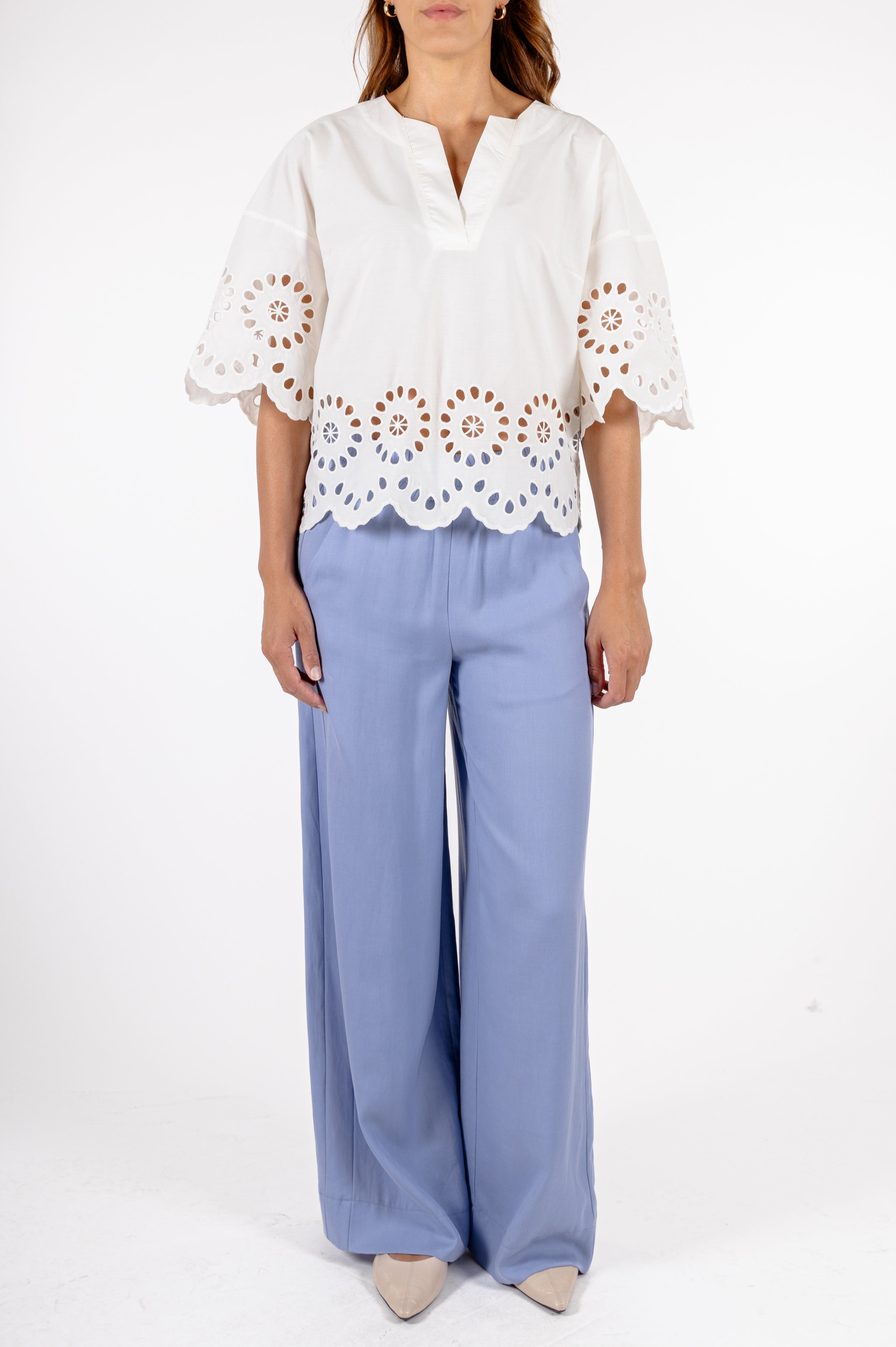 Weiß Kurzarmbluse mit edler Lochstickerei