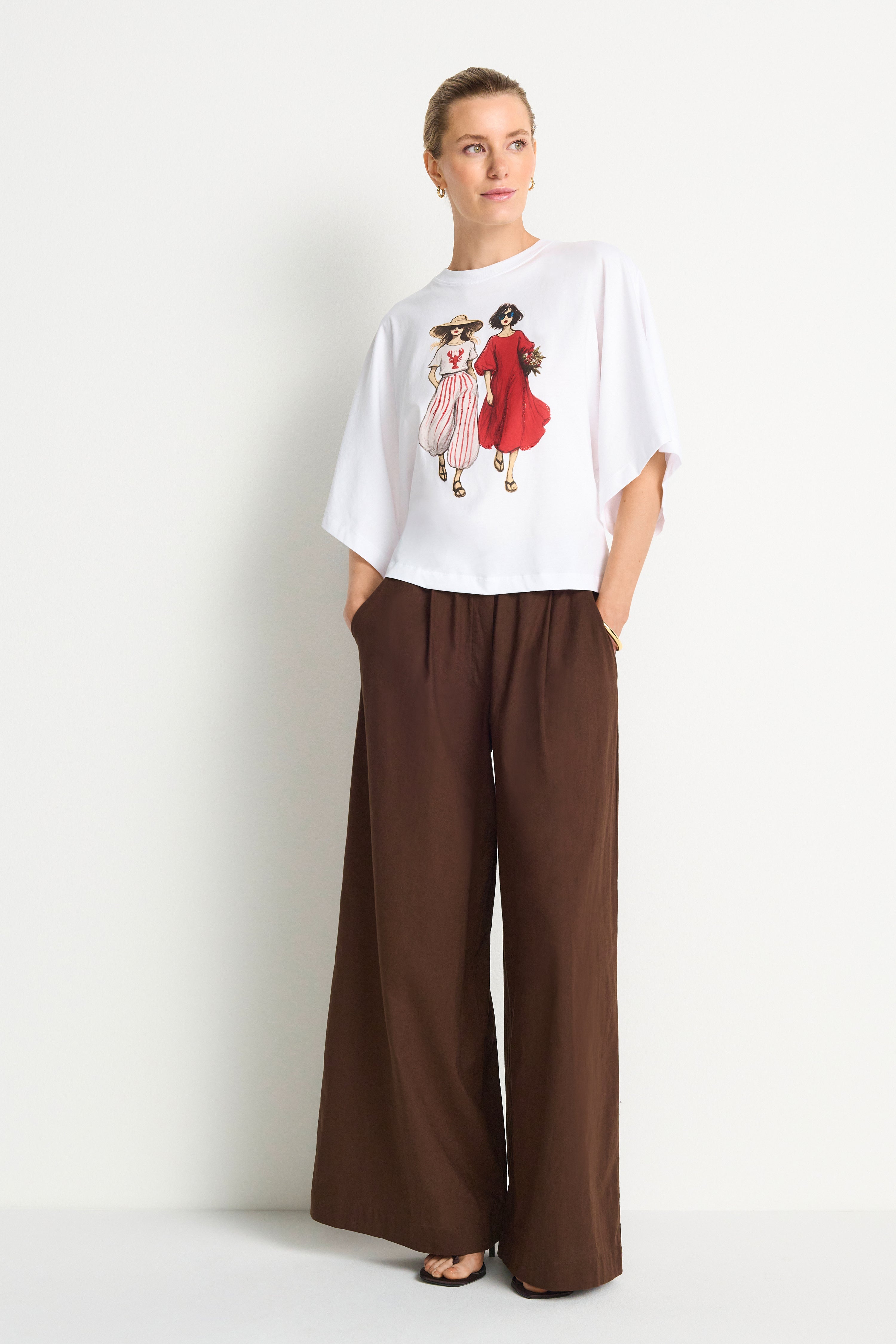 Modisches Statement T-Shirt mit künstlerischem Flair