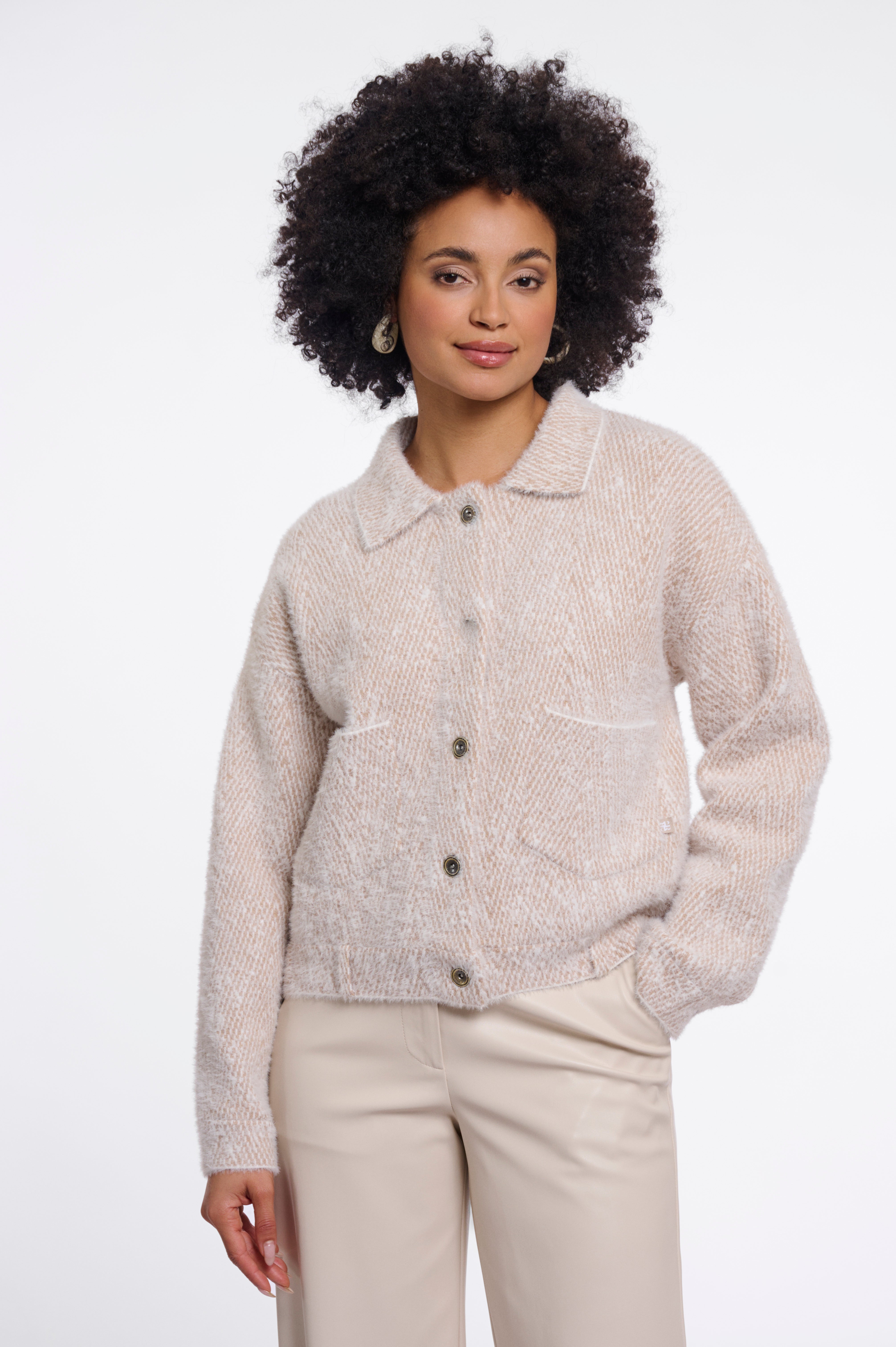 Zeitloser Stil: Deine Strickjacke mit edlem Fischgrat-Muster