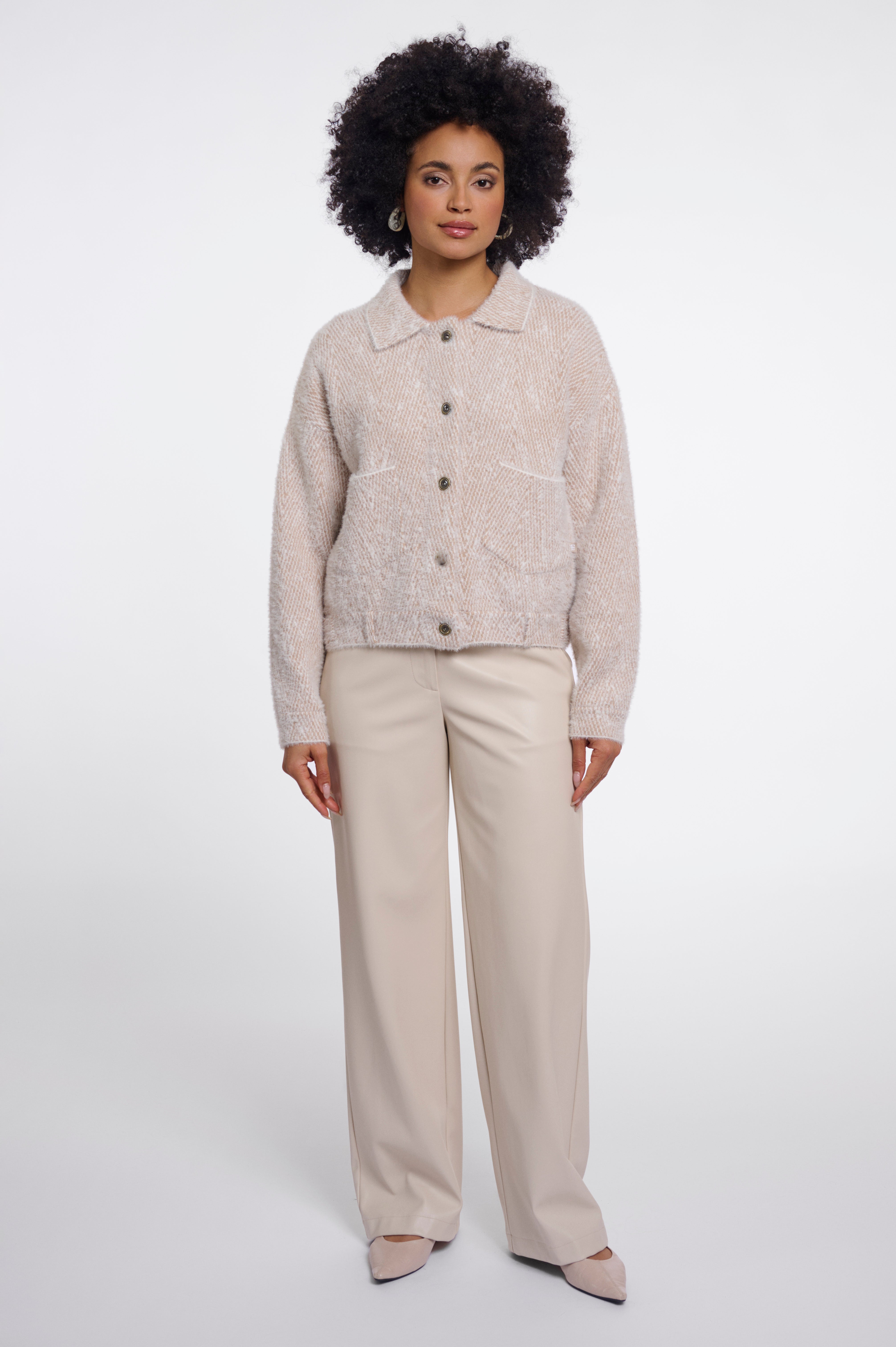 Zeitloser Stil: Deine Strickjacke mit edlem Fischgrat-Muster