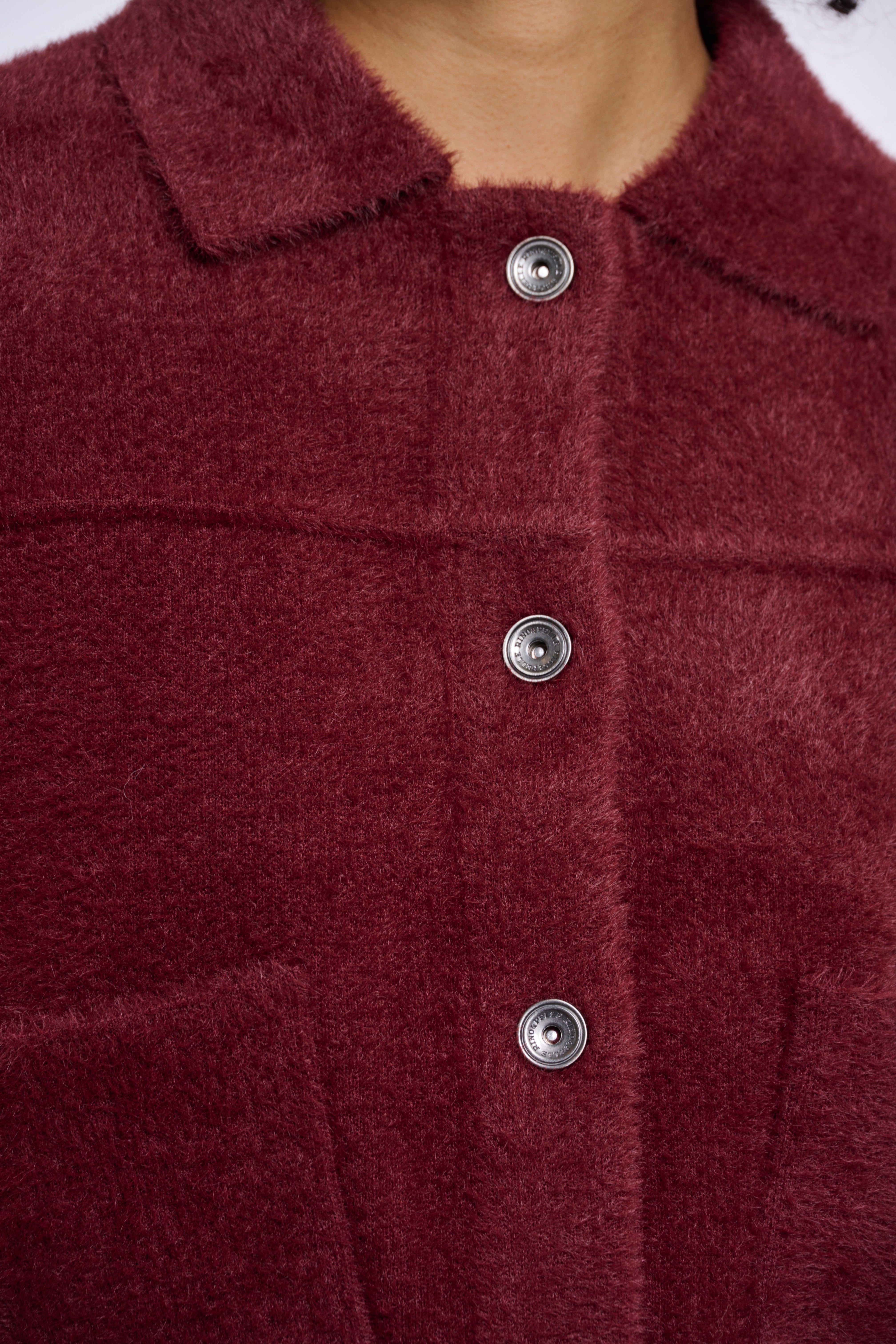 Kuschelige Eleganz: Deine neue kuschel Jacke