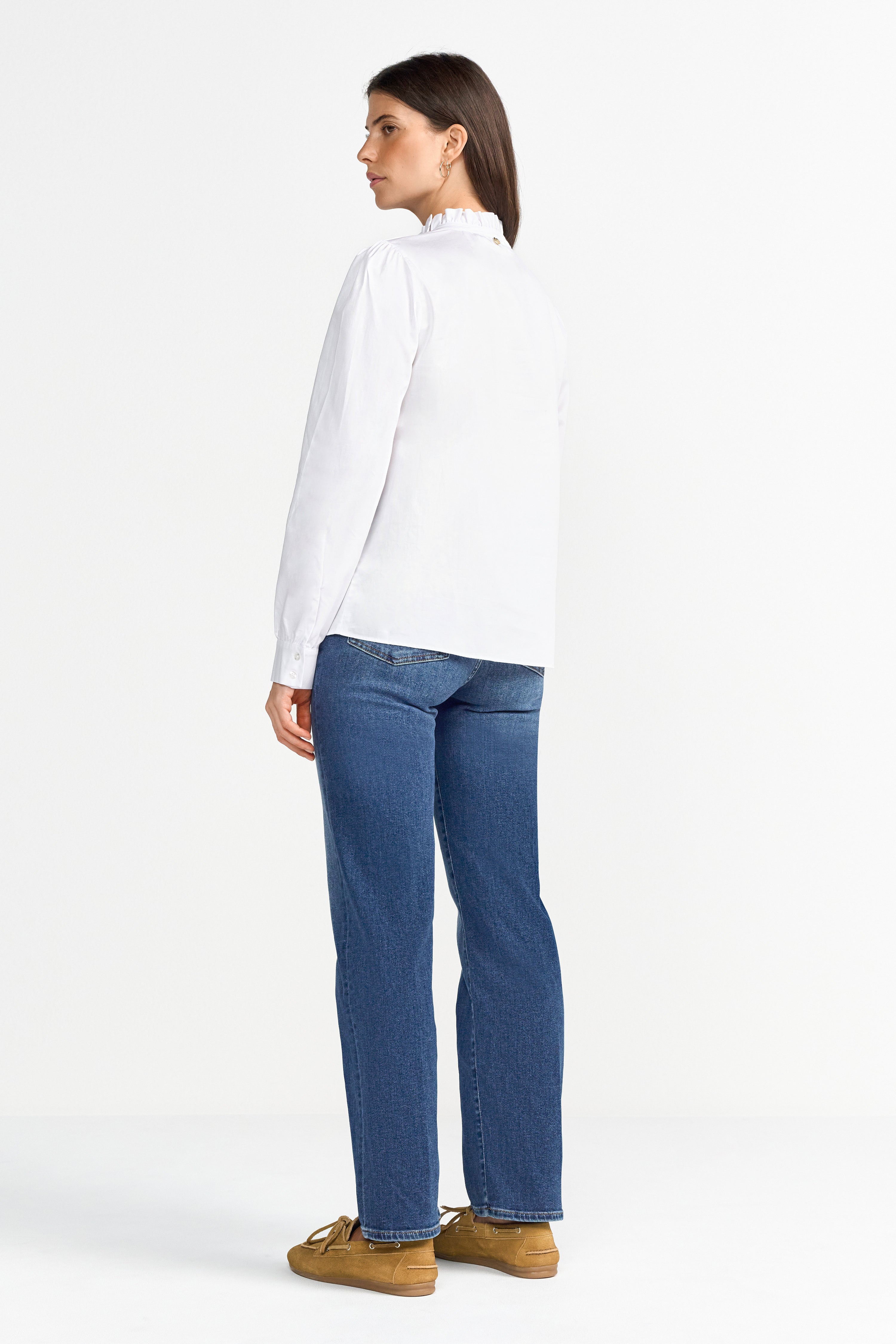 Elegante Stehkragenbluse mit Schmuckknöpfen
