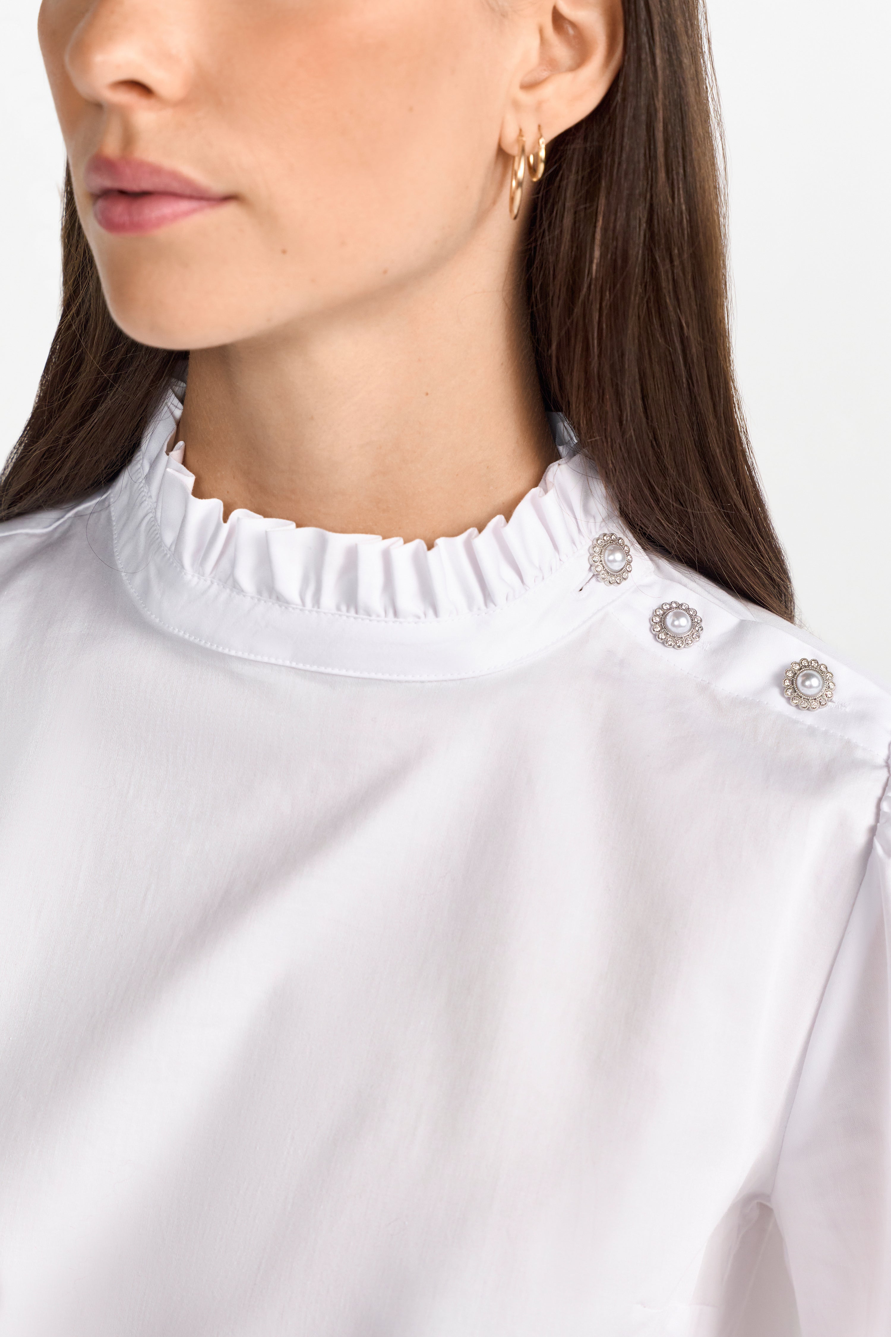 Elegante Stehkragenbluse mit Schmuckknöpfen