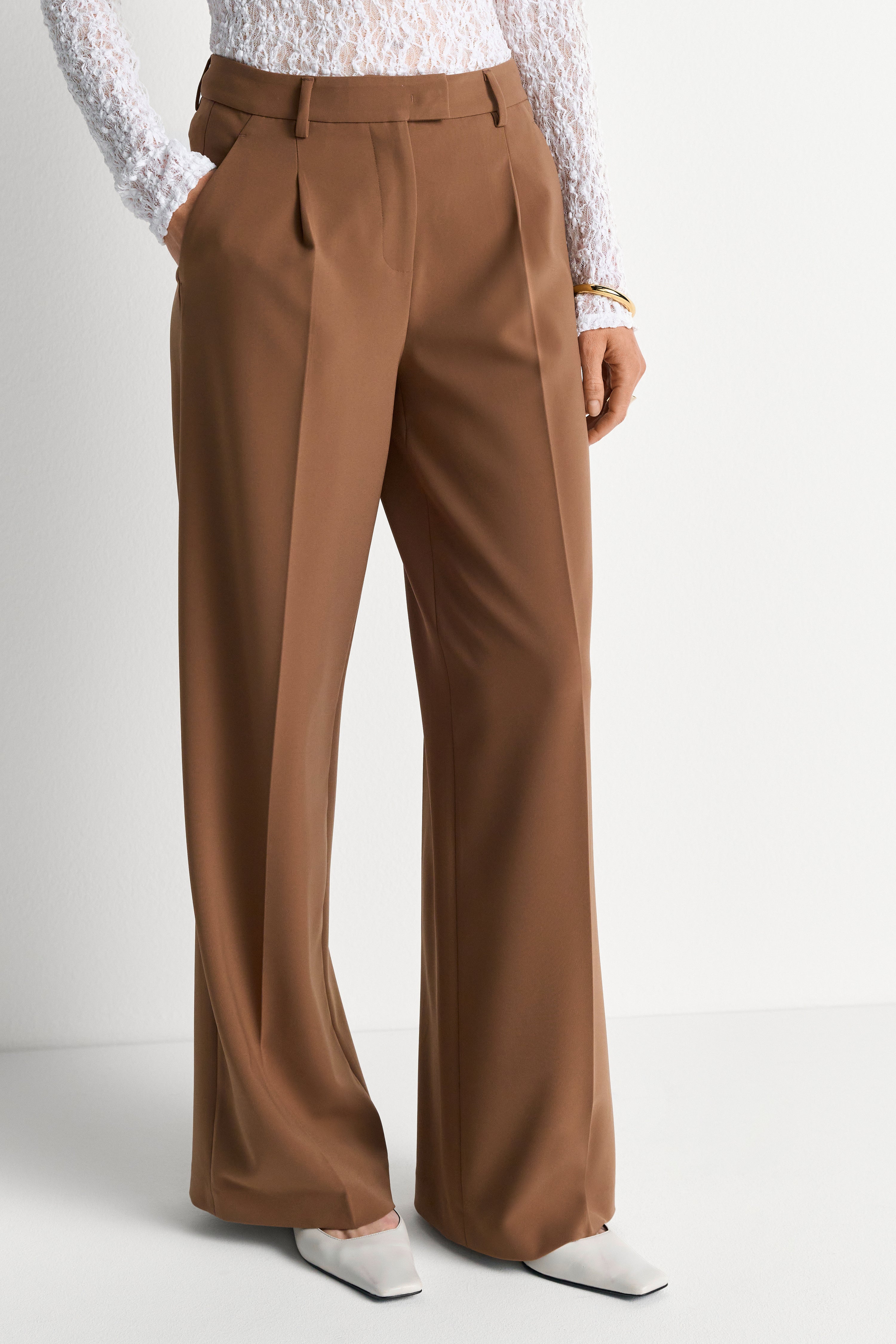 Die elegante Wide-Leg-Hose mit Bundfalten