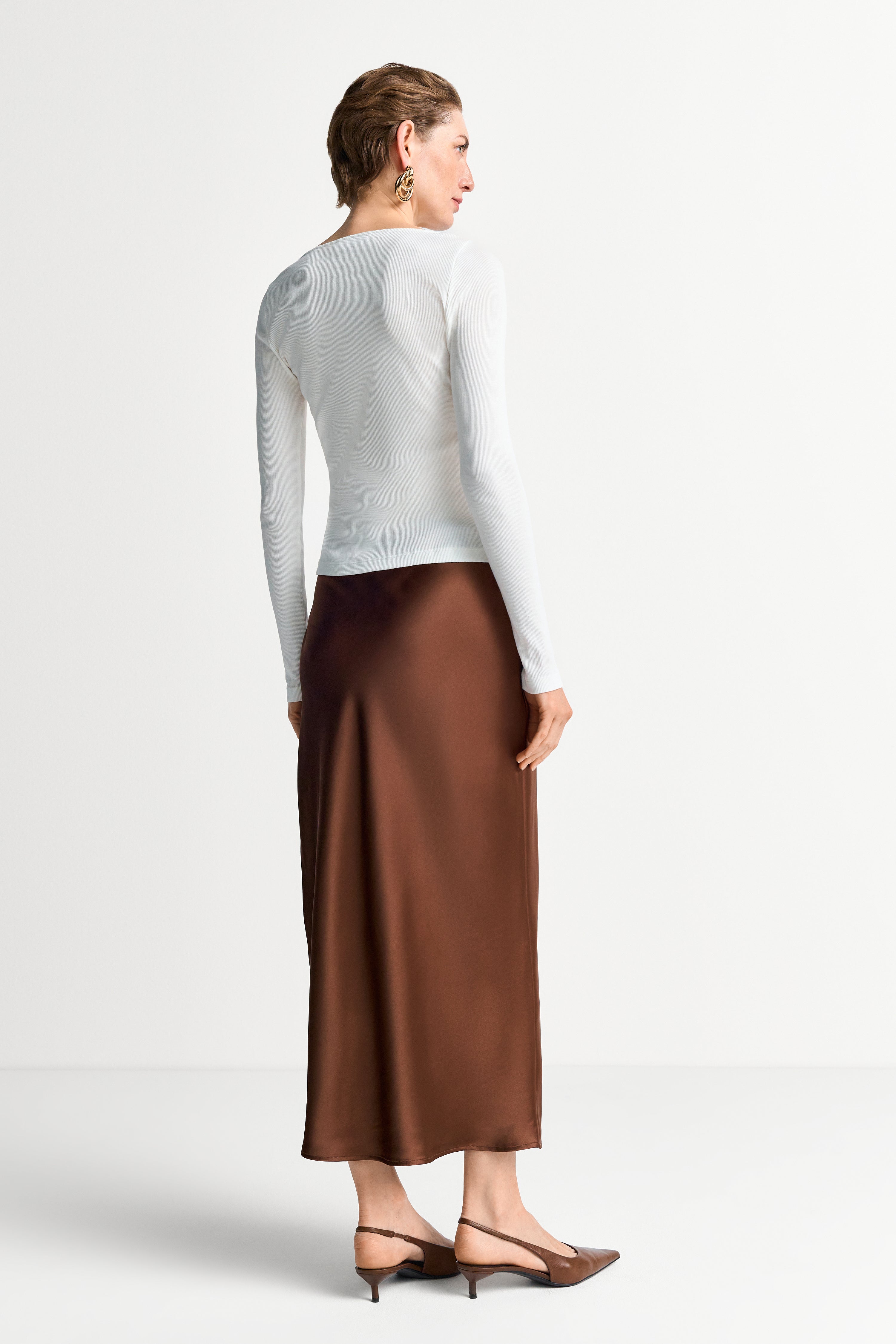Figurbetontes Langarmshirt mit Spitzen-Dekolleté
