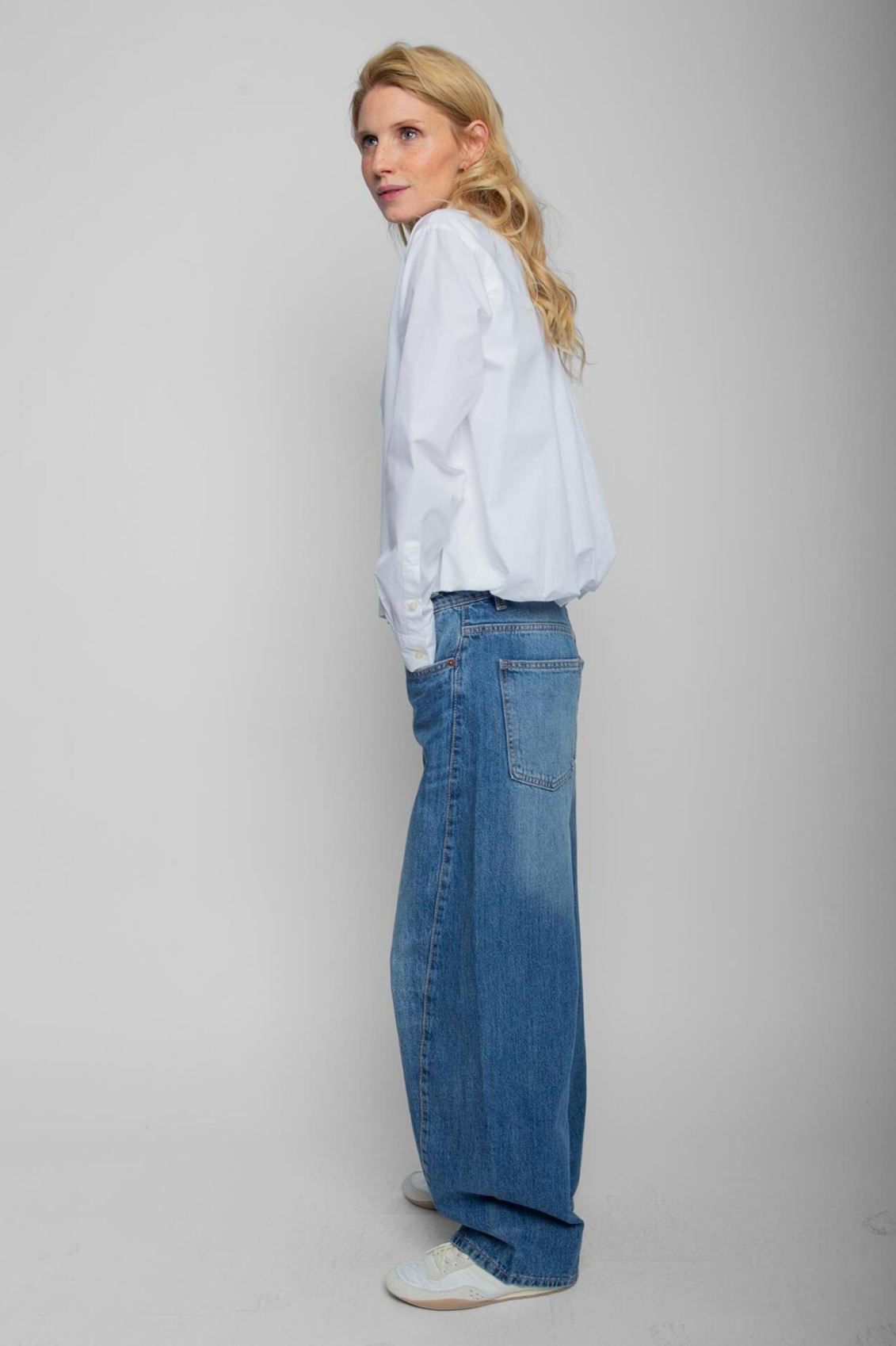 Die cropped Hemdbluse in strahlendem Weiß