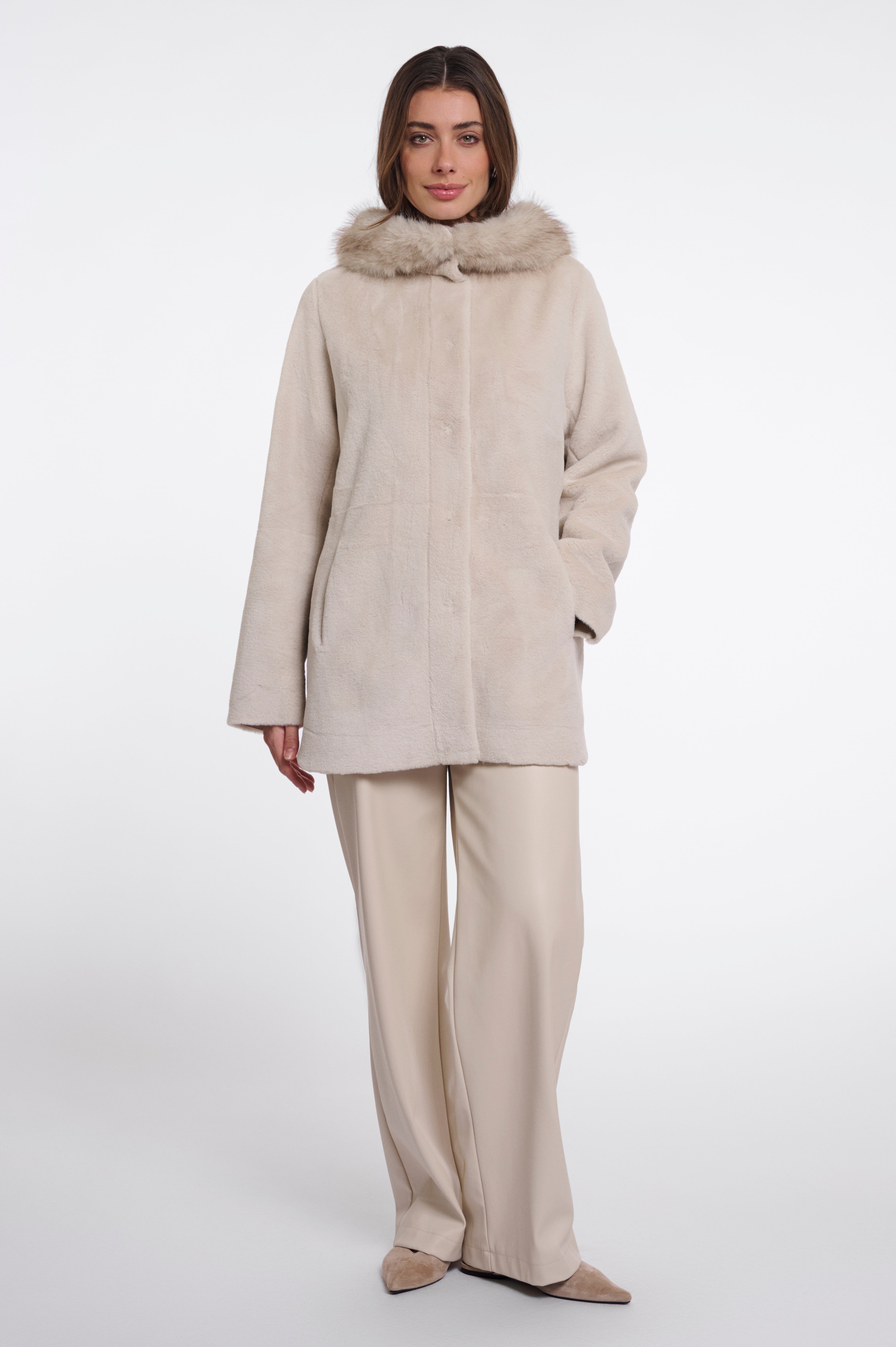 Edler Faux-Fur Mantel mit Kapuze – Dein luxuriöser Winterbegleiter