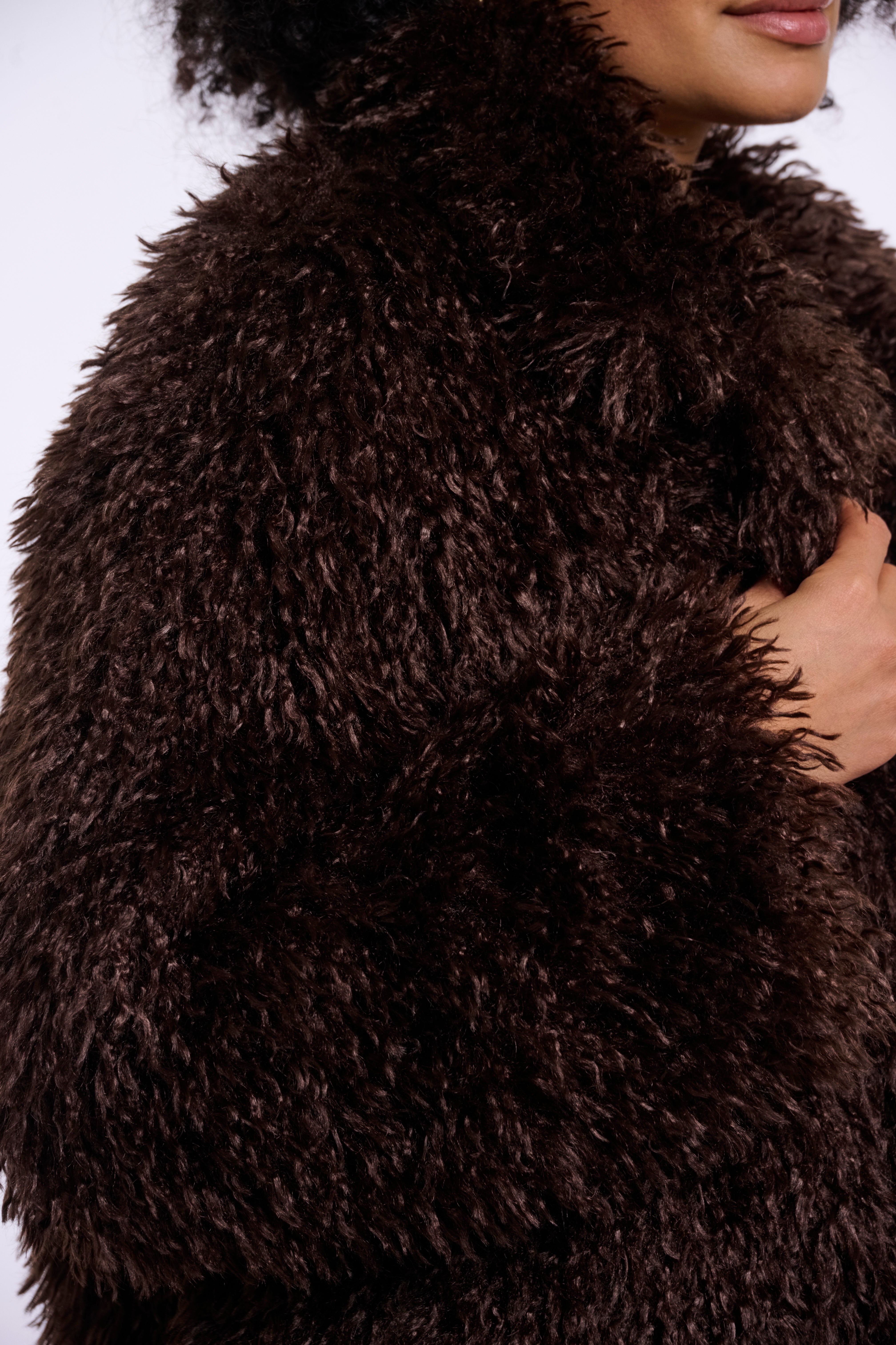 Extravagante Faux-Fur Jacke in Curly-Optik – Dein neues Statement-Piece