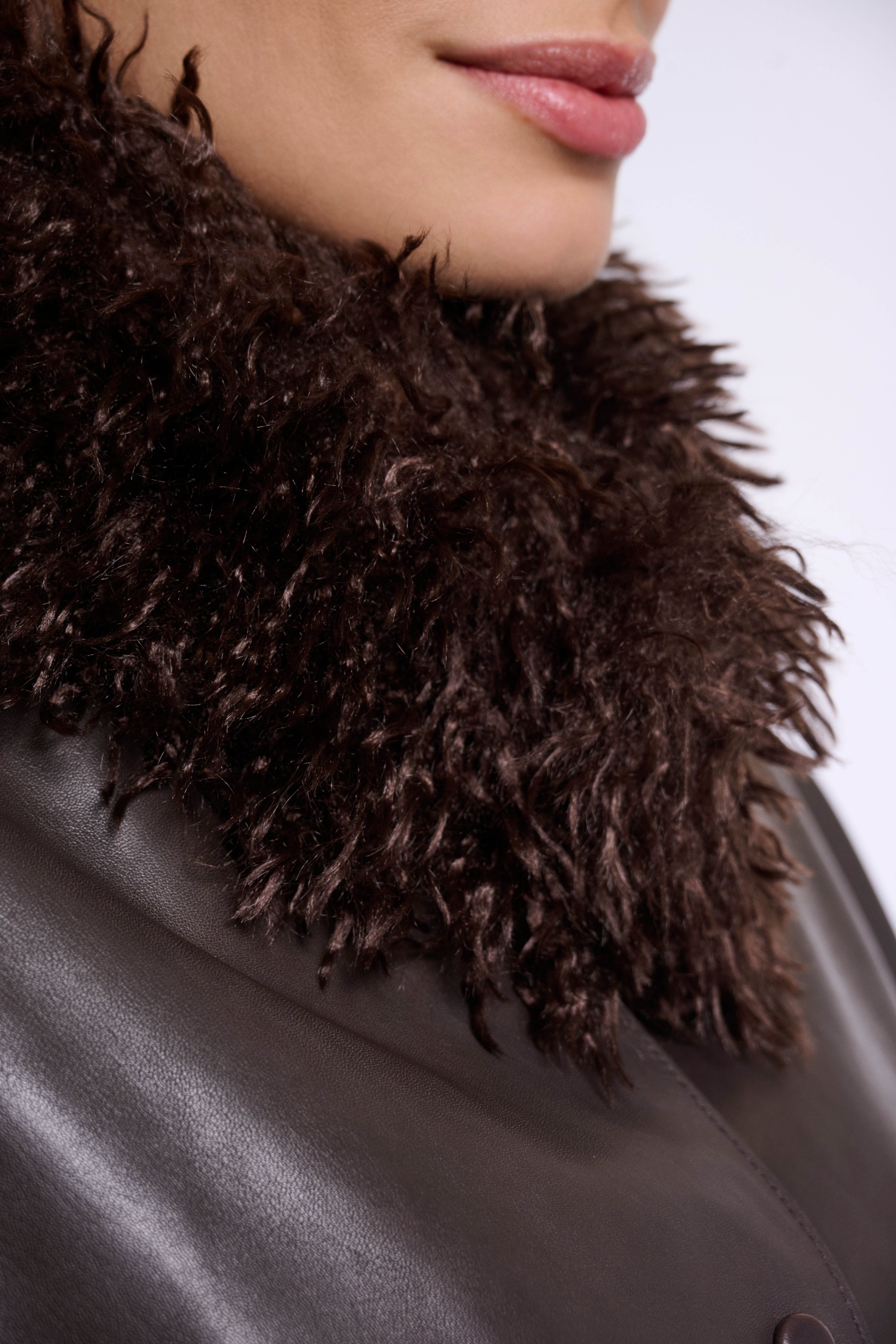 Kuscheliger Curly-Schal mit Magnetverschluss – Dein Winter-Highlight