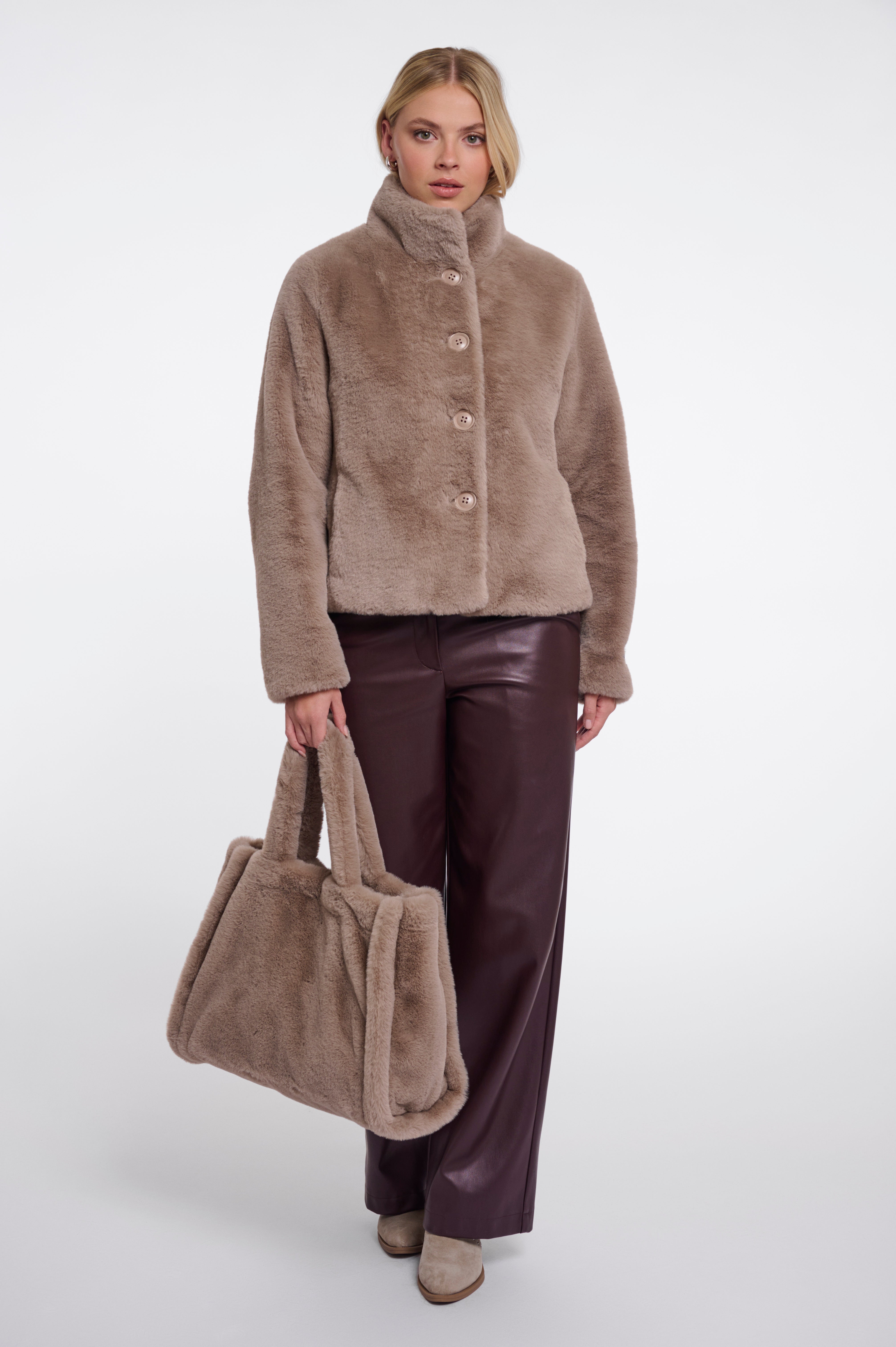 Großer Faux-Fur Shopper – Stylisches Platzwunder mit Kuschelfaktor