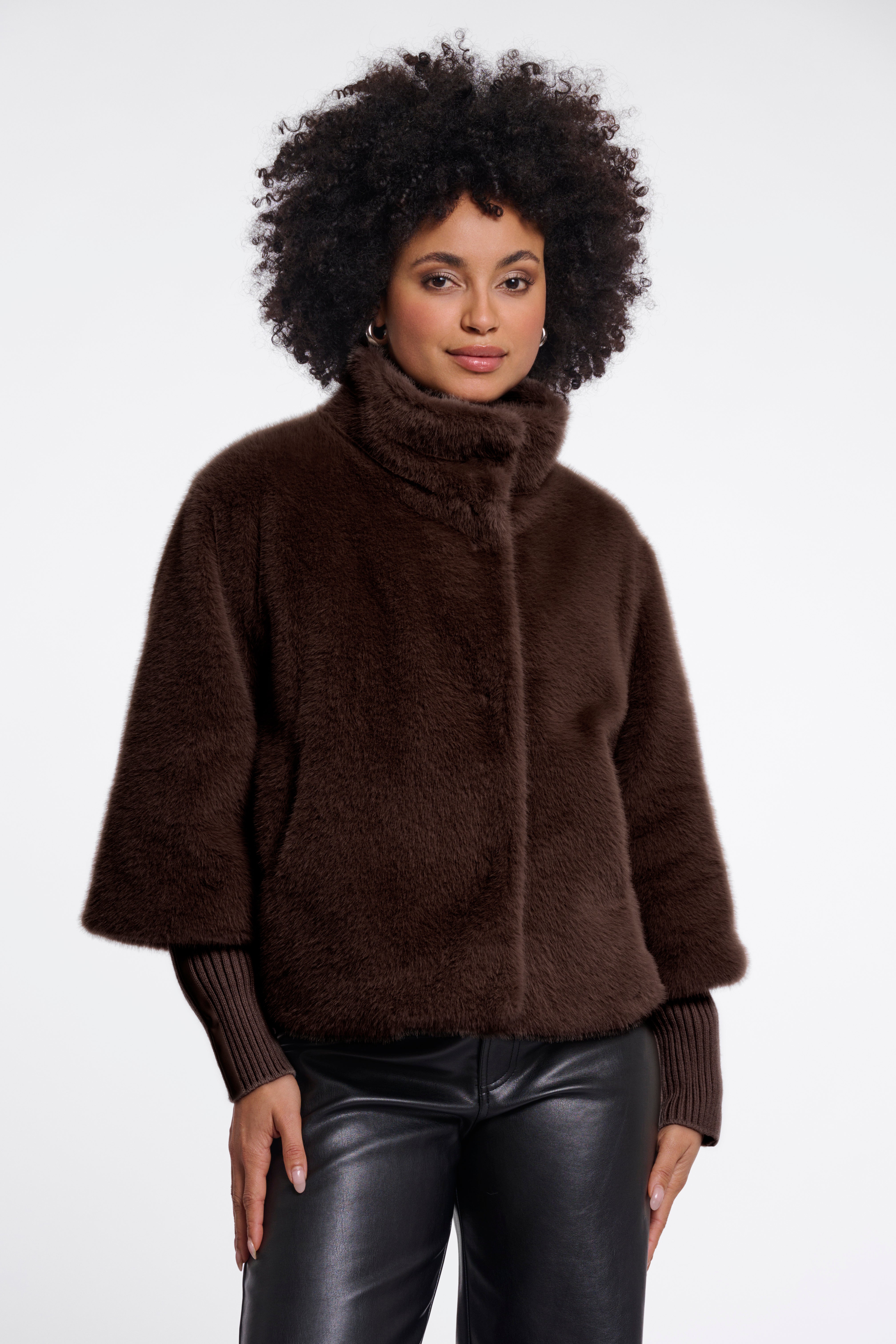 Wandelbare Faux-Fur Jacke mit abnehmbaren Ärmeln – Dein 2-in-1 Winter-Highlight