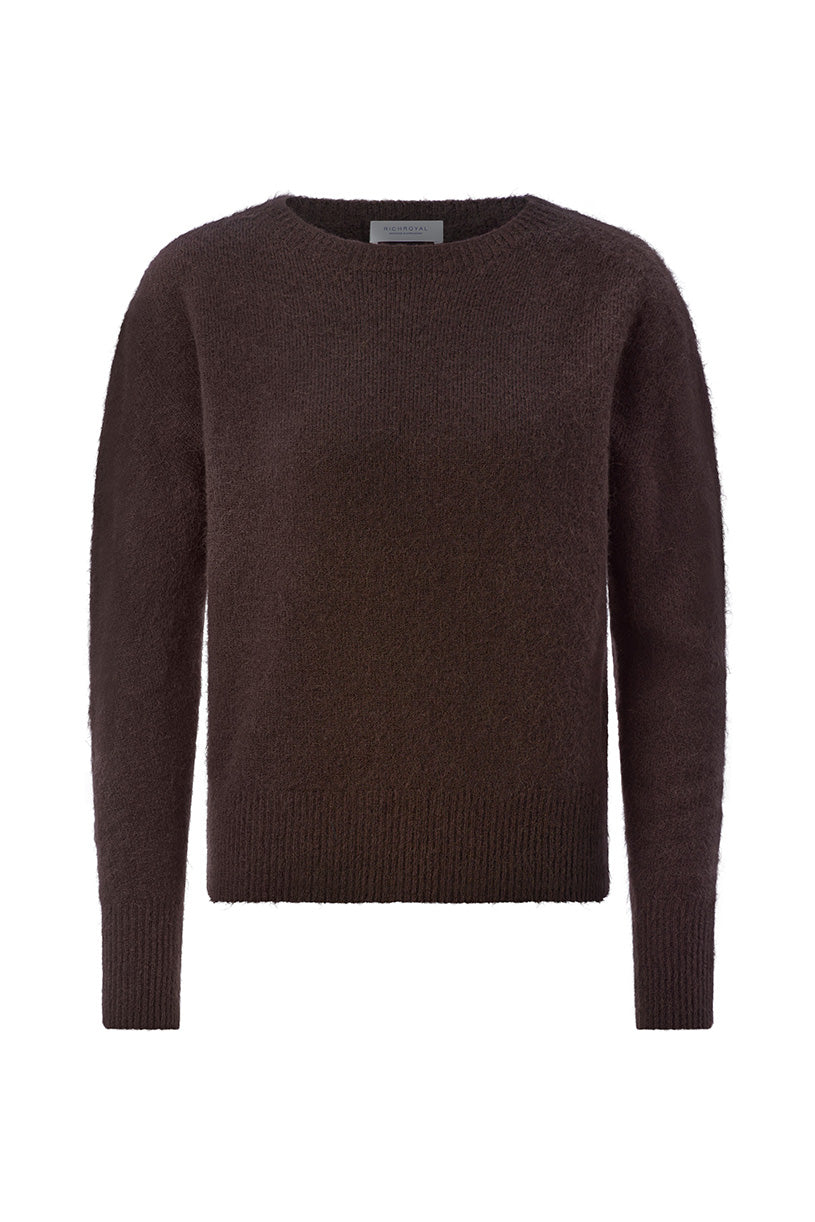Kuscheliger Luxus-Strick – Der flauschige Feinstrickpullover in Dunkelbraun und softem Rosa