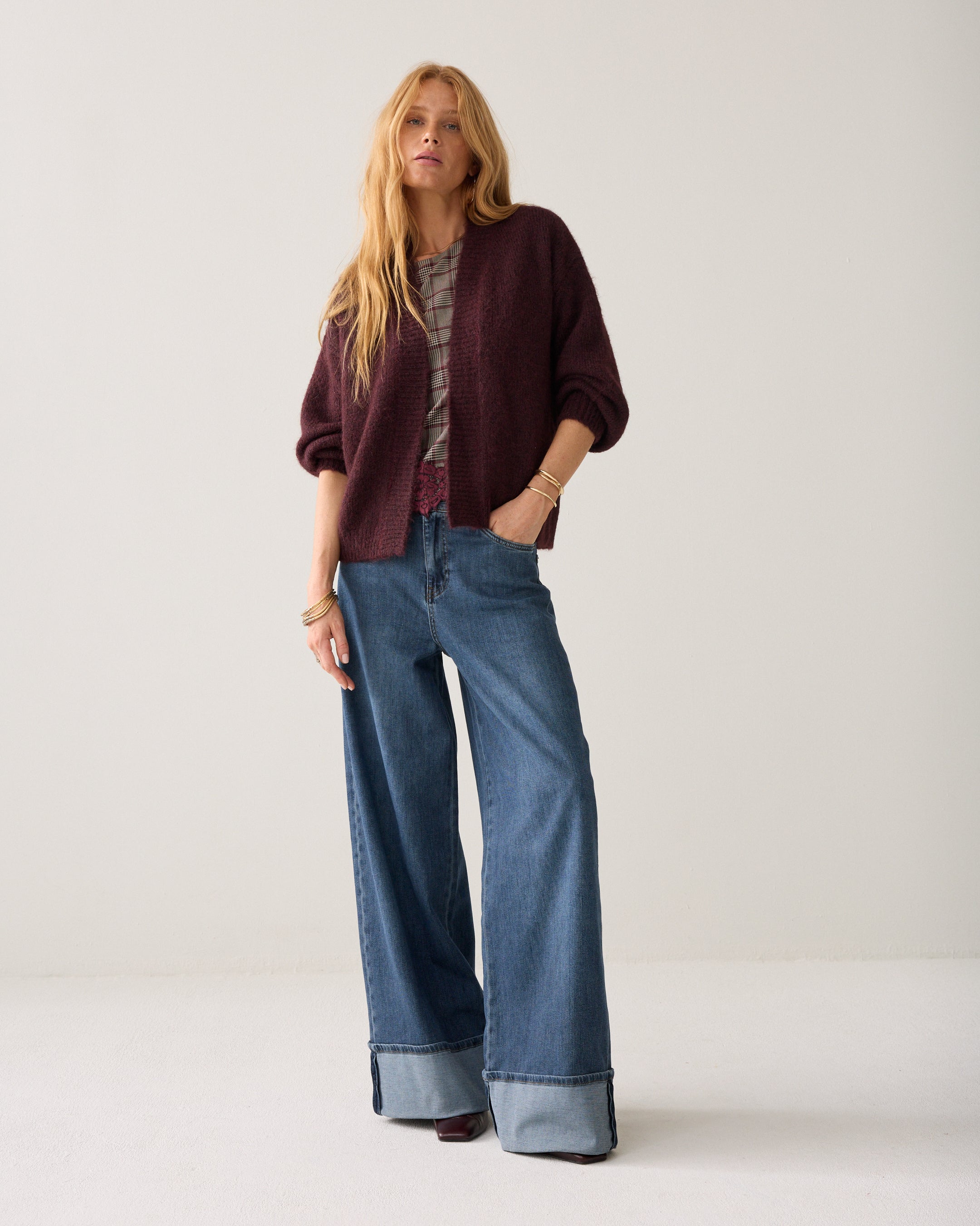Kuscheliger Strick-Chic – Die offene Cardigan für Wohlfühl-Momente