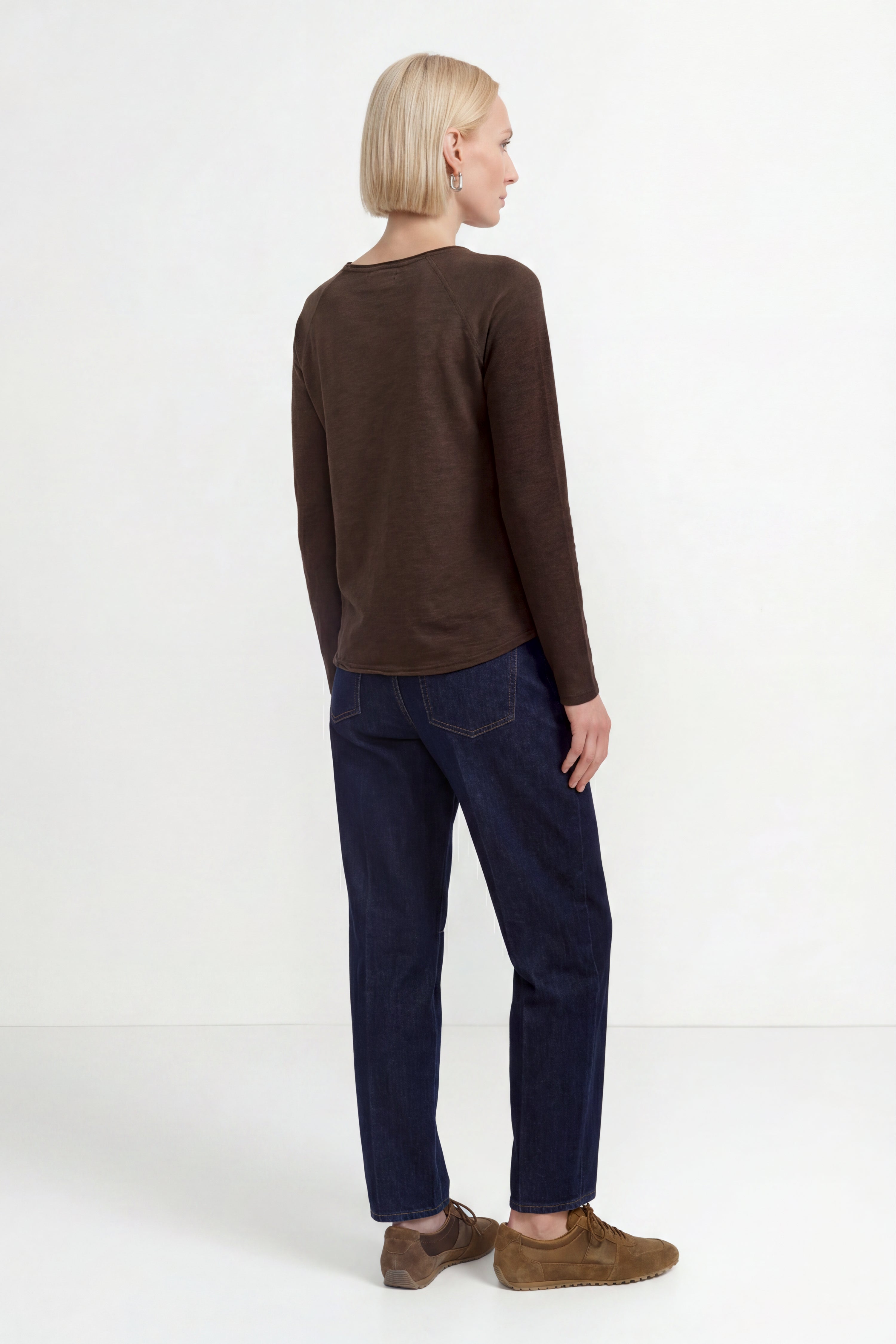 Lässiger Casual-Favorit – Das Slub-Jersey Longsleeve in tiefem Dunkelbraun