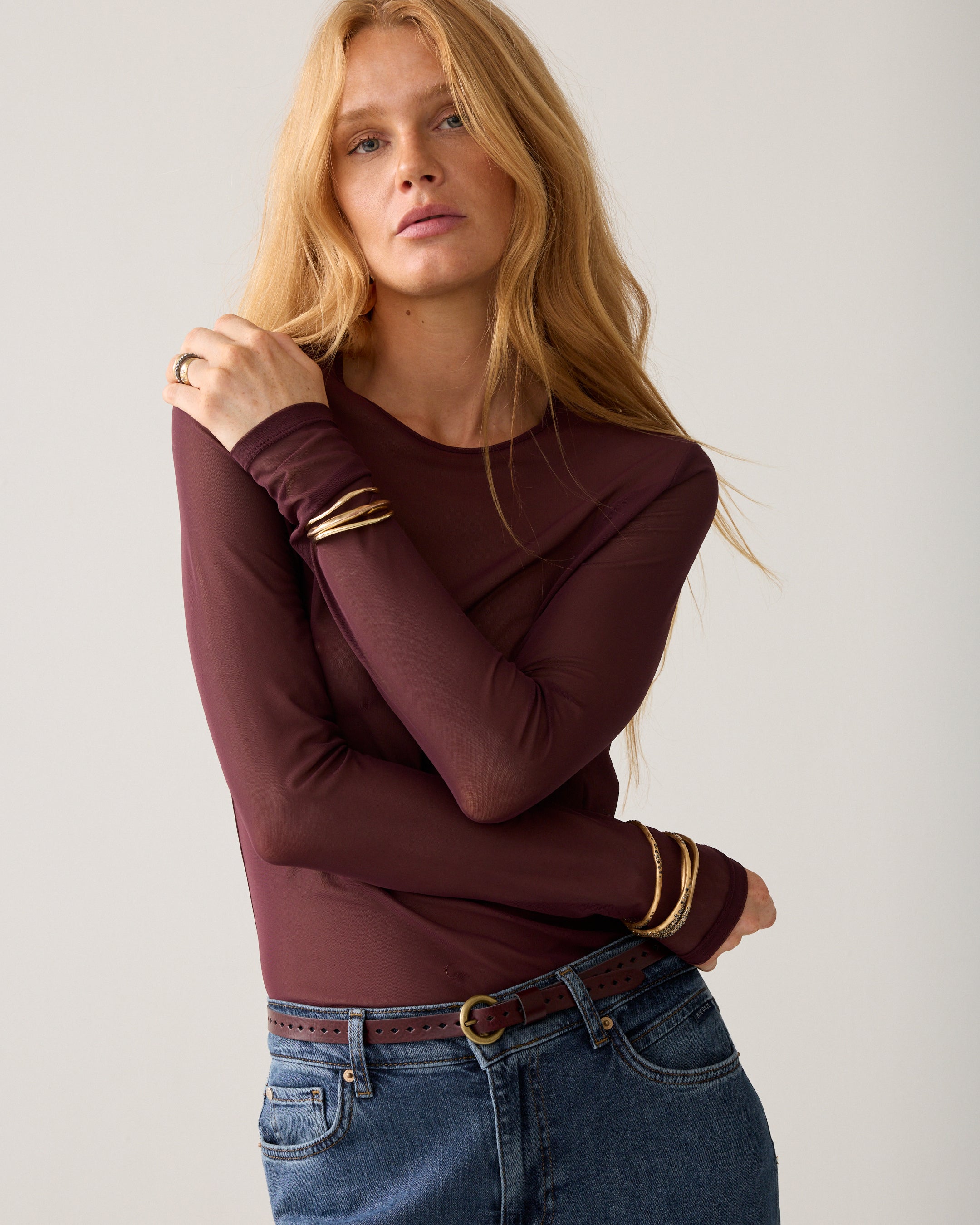 Mesh-Longsleeve mit elegantem Twist