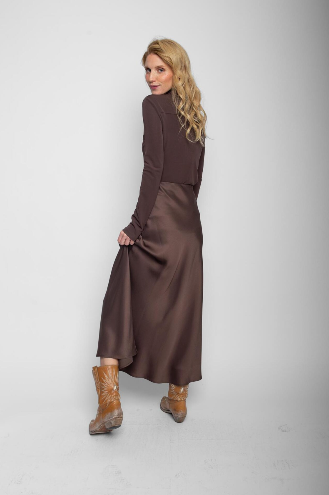 Schwingender Satin Rock
