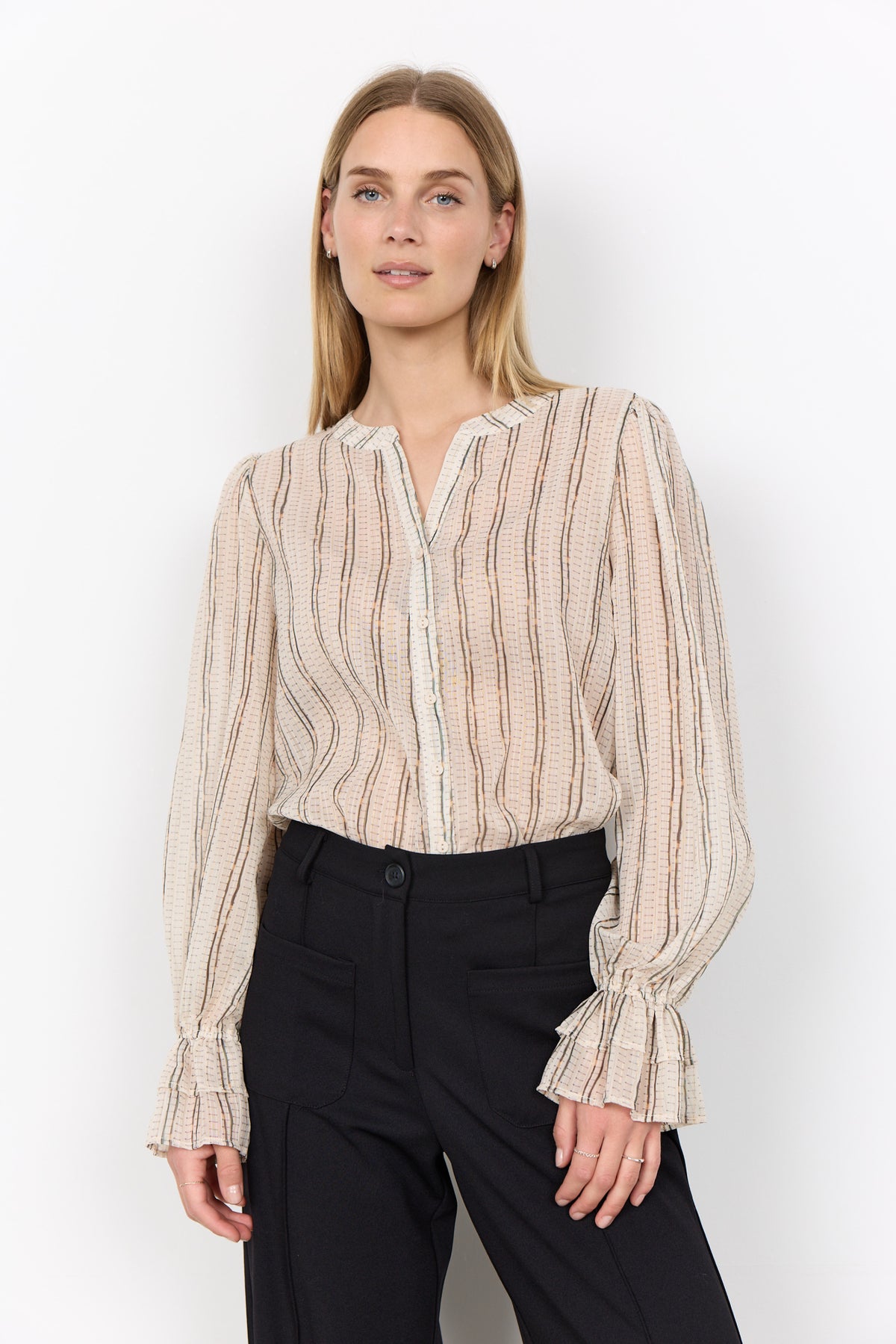 Die gestreifte Chiffonbluse