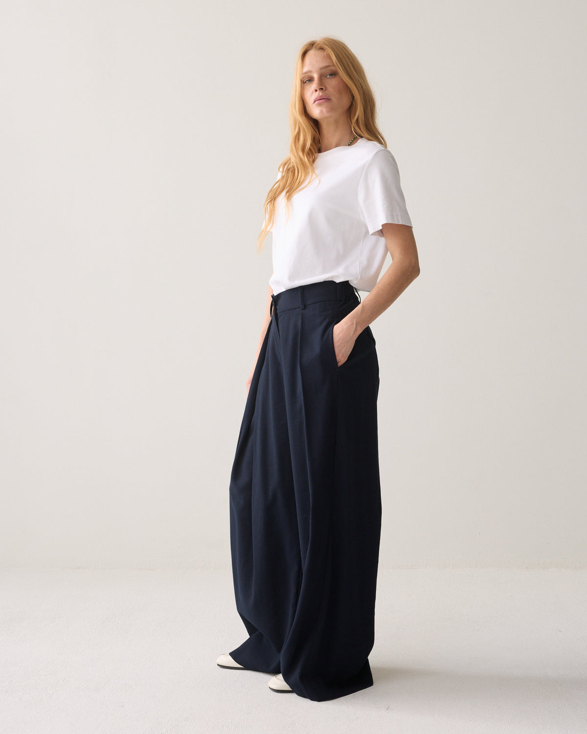 Die Wide-Leg-Hose mit tiefen Falten