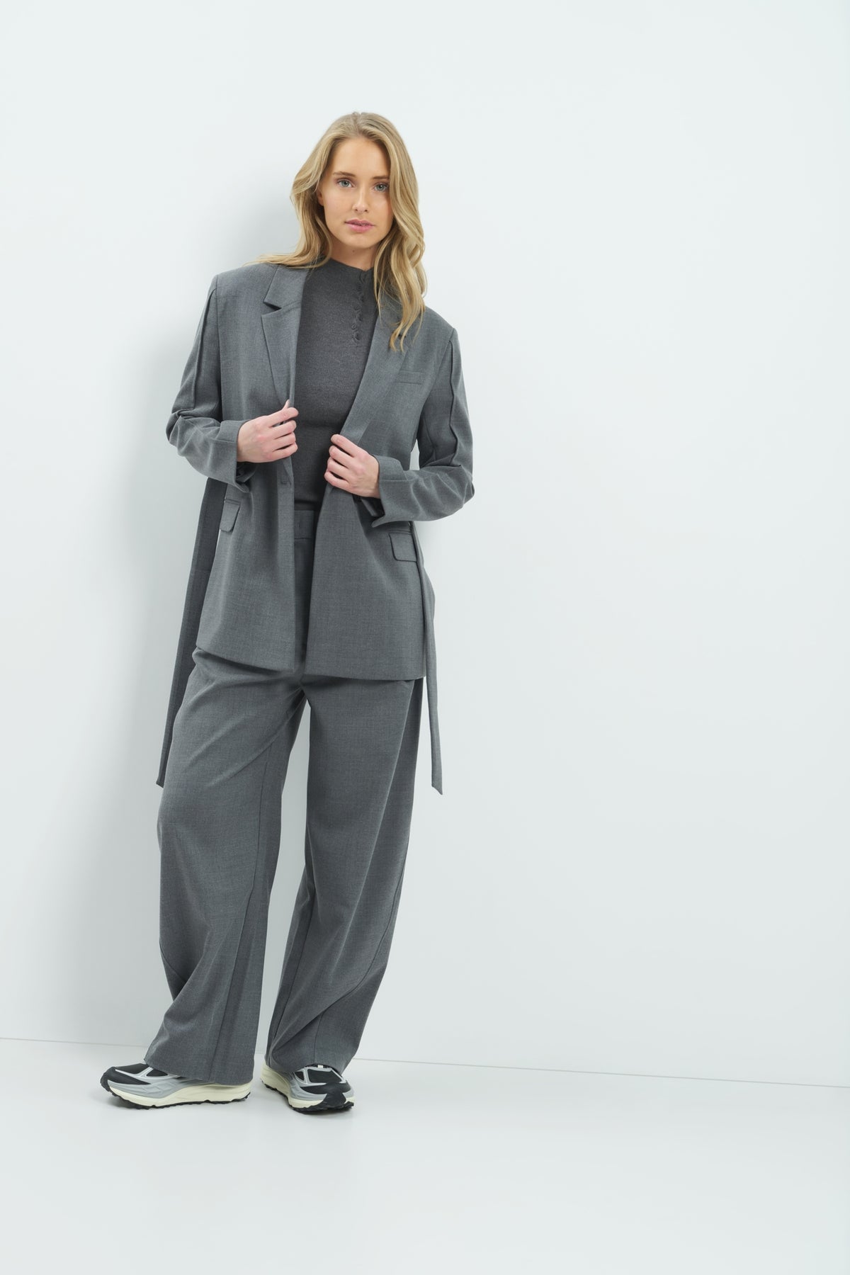 Der gewebte Wickelblazer
