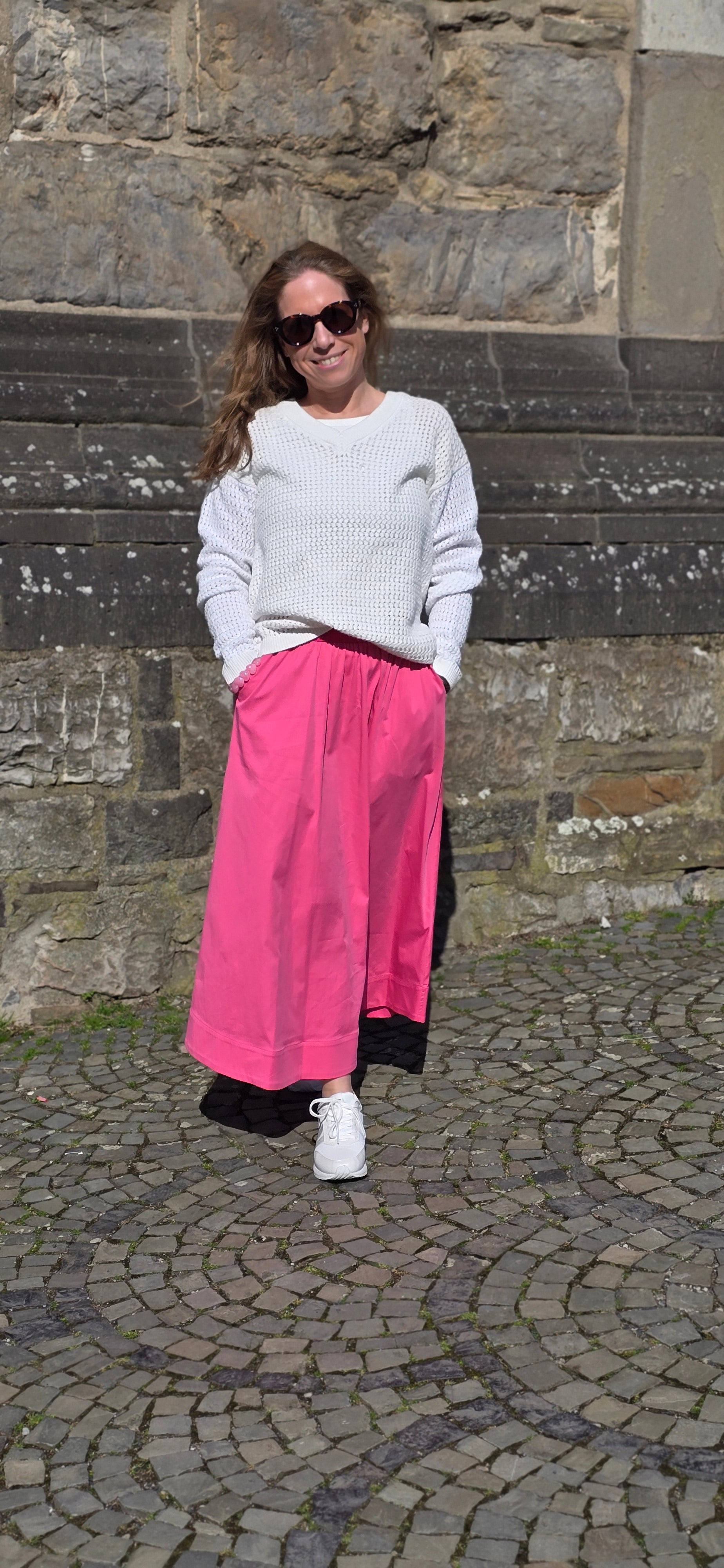 Der Midi-Rock in Pink und Karamell