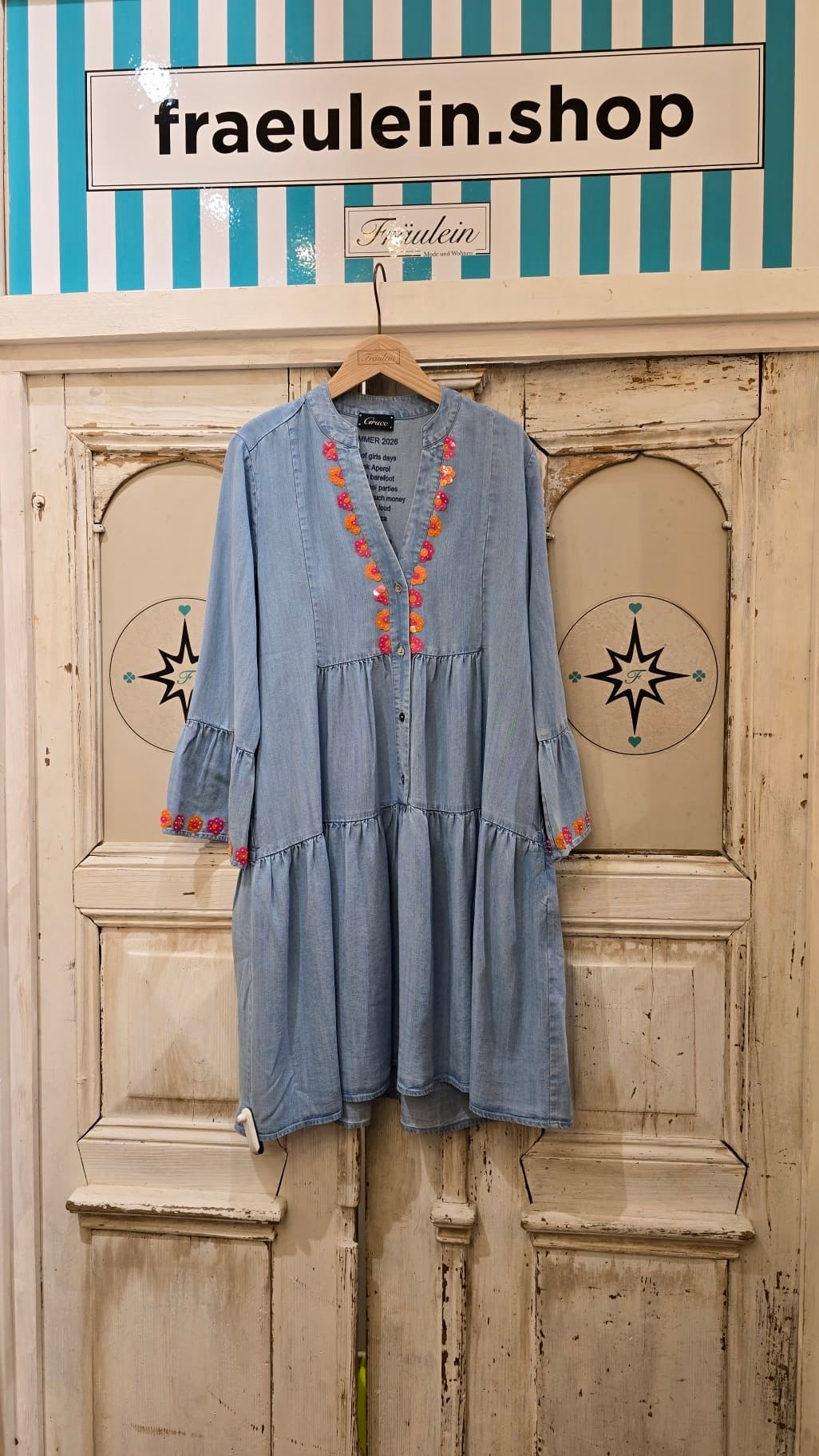 Denim-Chic trifft auf Farb-Statement