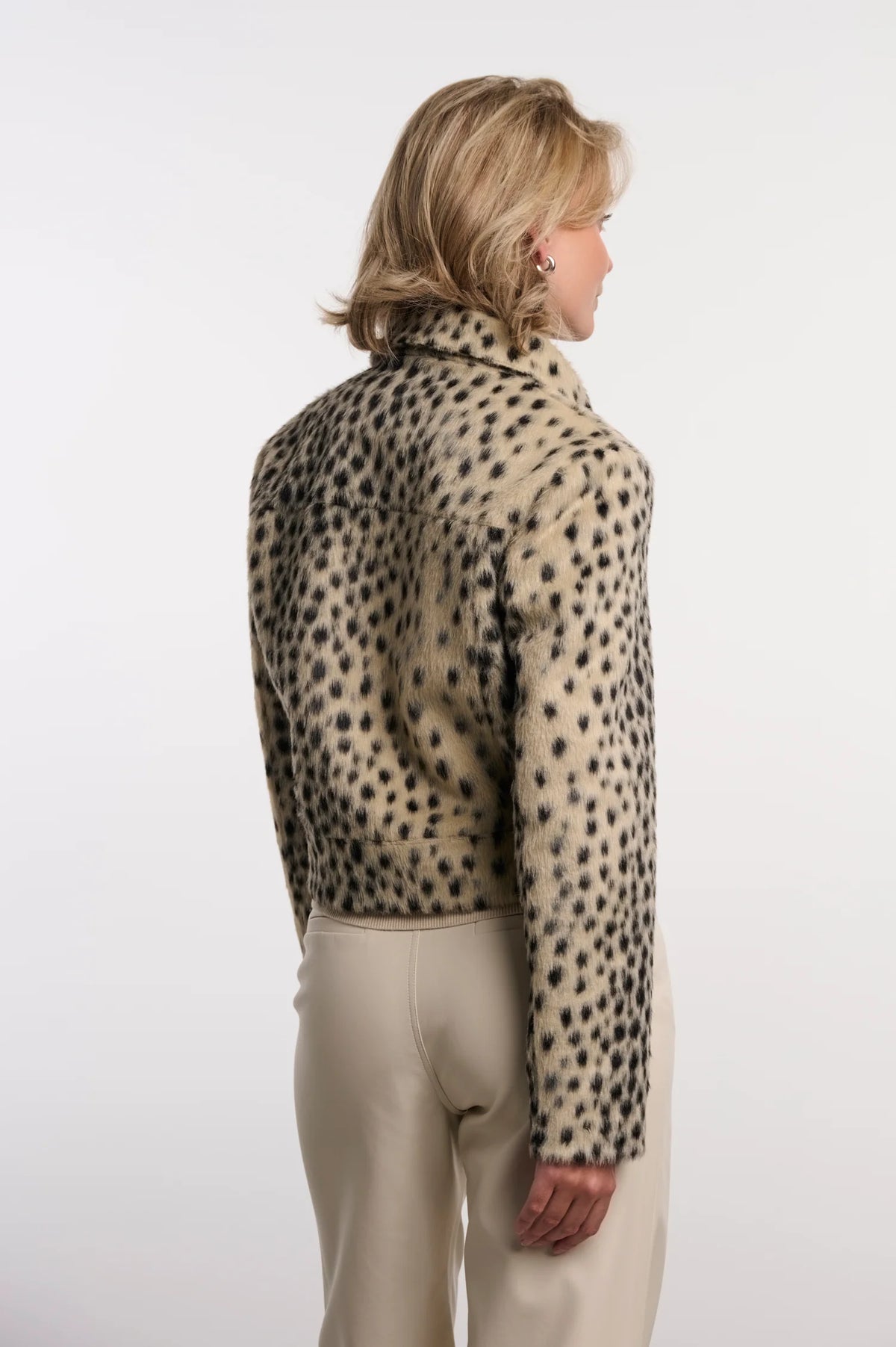 Die Faux-Fur Jacke Touka im Leo-Print