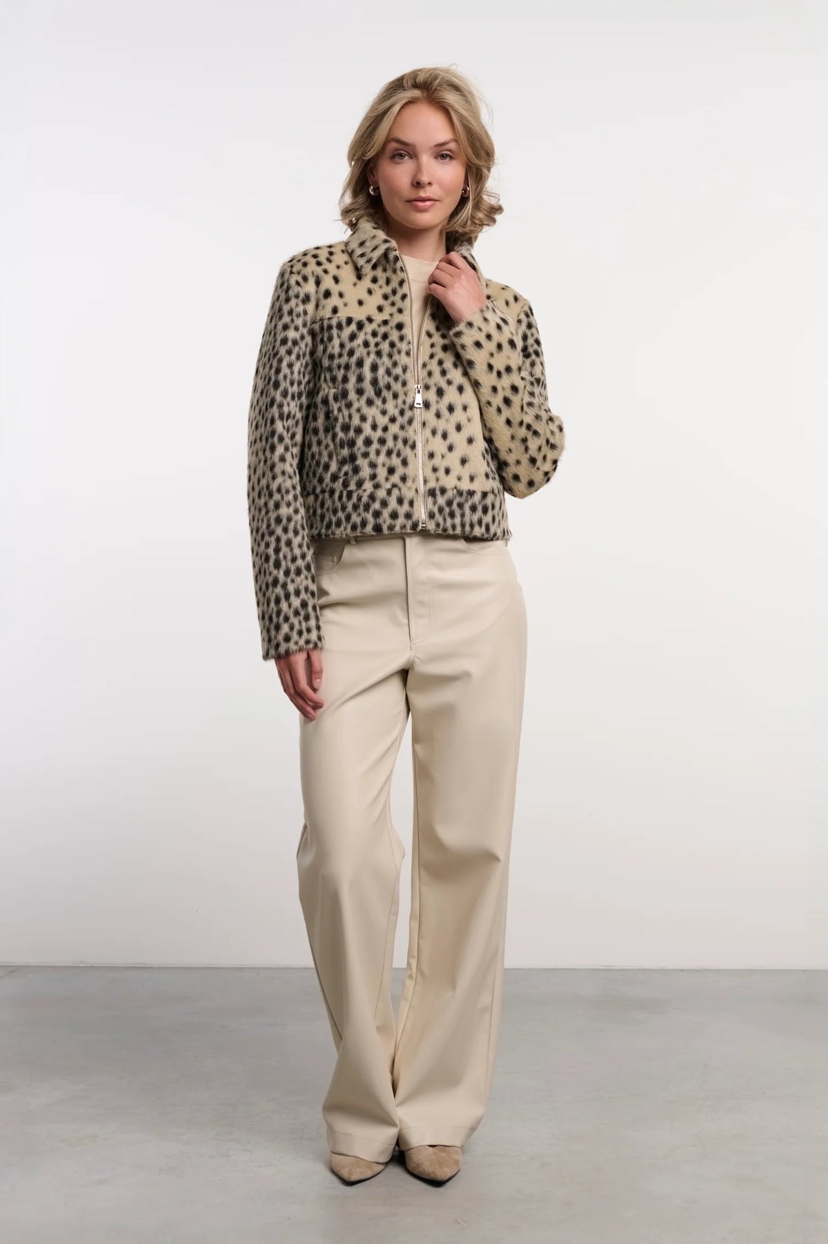 Die Faux-Fur Jacke Touka im Leo-Print
