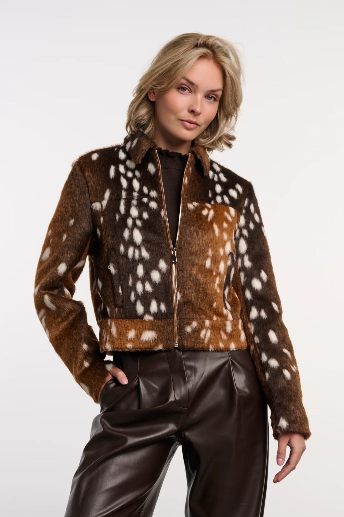 Die Faux-Fur Jacke Touka im Rehkitz-Look