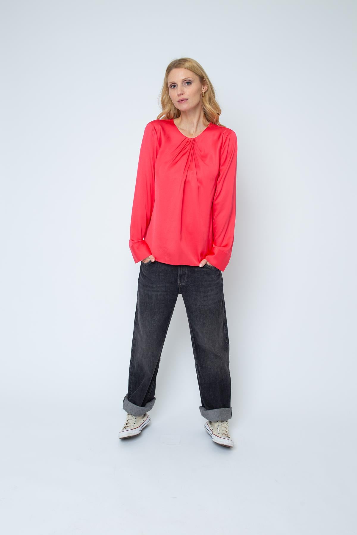 Schicke Shirtbluse mit Falten am Ausschnitt