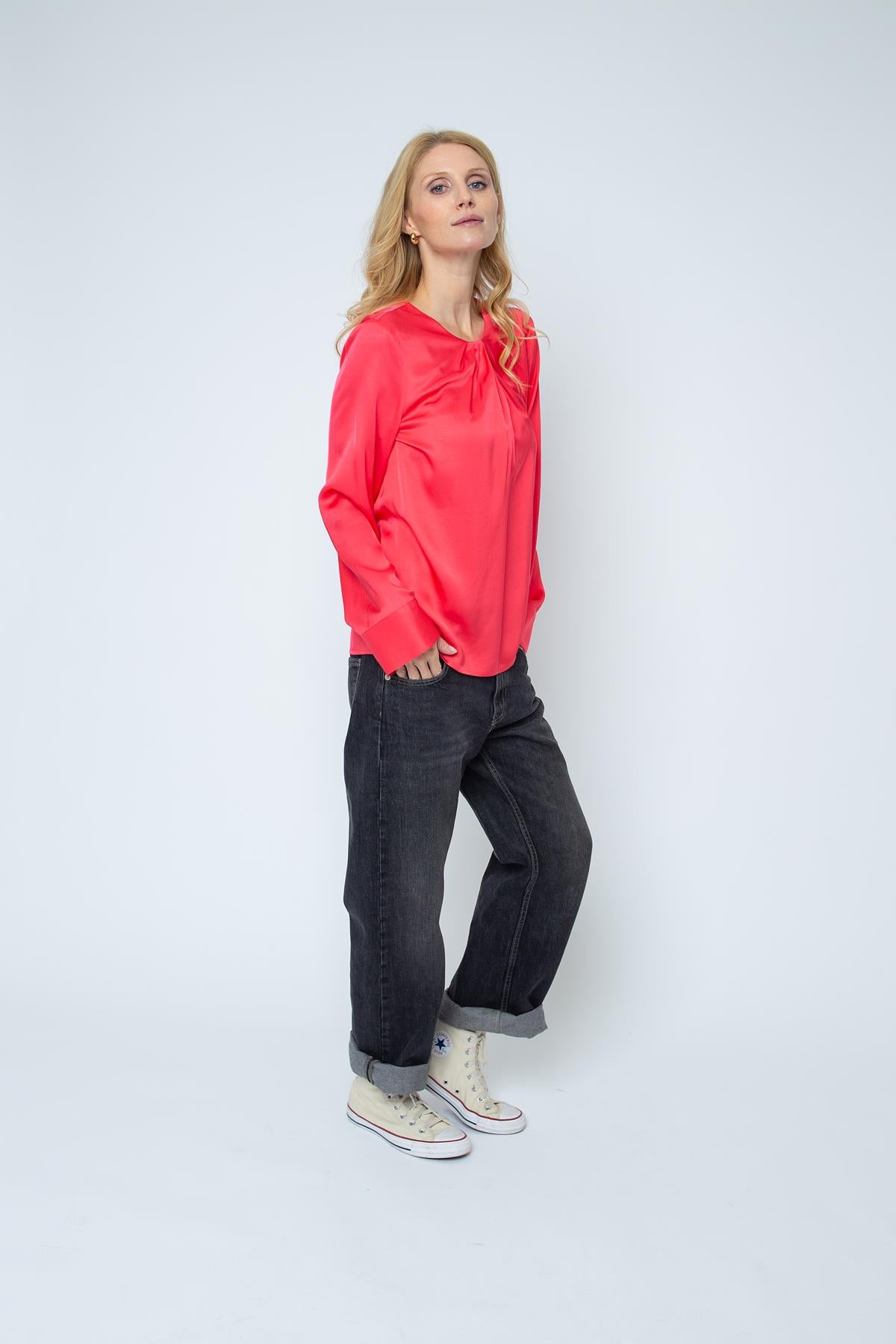 Schicke Shirtbluse mit Falten am Ausschnitt